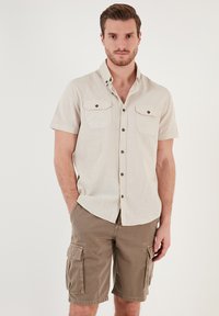 Рубашка с коротким рукавом Рубашка с коротким рукавом