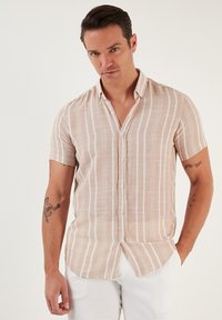 Рубашка с коротким рукавом Рубашка с коротким рукавом