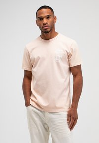 Футболка Футболка