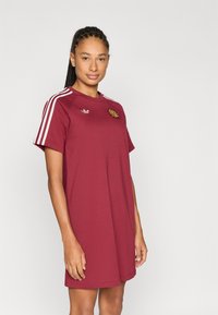 Короткое платье