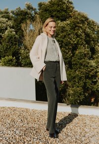 Короткое пальто Короткое пальто