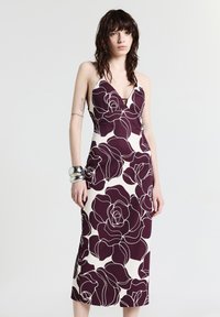 Платье футляр