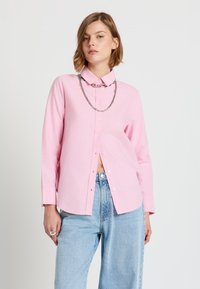 Атласная блузка