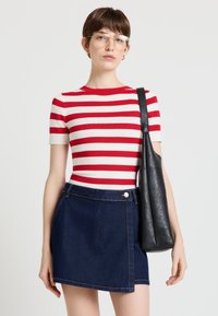 Джинсовые шорты