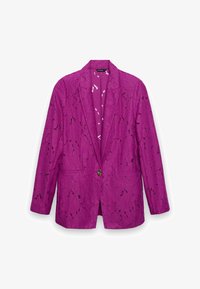 Короткое пальто