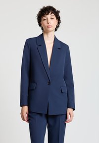 Блейзер Блейзер