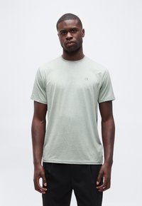 Спортивная майка