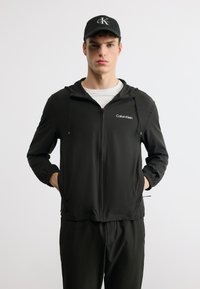 Куртка-дождевик