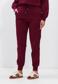 Спортивные штаны Спортивные штаны