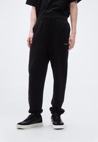 Спортивные штаны