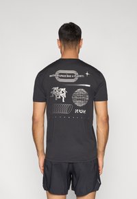 Спортивная майка