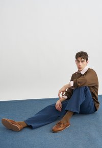 Вельветовые брюки