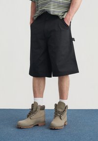 Шорты Шорты