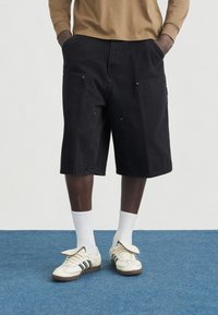 Шорты Шорты