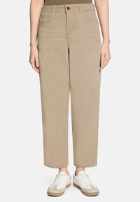 Свободные джинсы