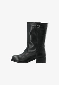 Зимние ботинки