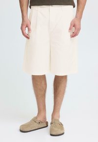 Шорты Шорты