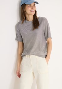 Футболка Футболка