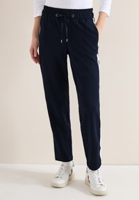 Спортивные штаны Спортивные штаны