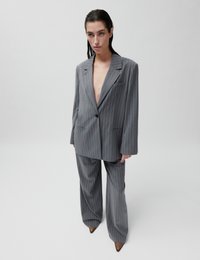 Длинный блейзер