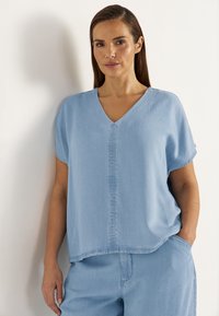 Джинсовая блузка