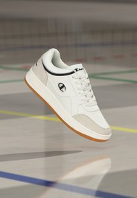 Баскетбольные кроссовки Баскетбольные кроссовки