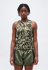 Спортивный топ