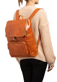 Кожаный рюкзак Кожаный рюкзак