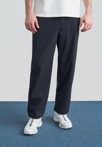 Спортивные штаны