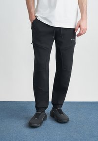 Спортивные штаны