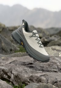 Походные кроссовки Походные кроссовки