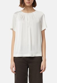 Атласная блузка Атласная блузка