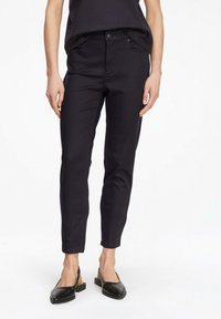 Короткие джинсы