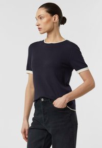 Футболка Футболка