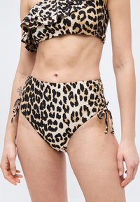 Низ от бикини