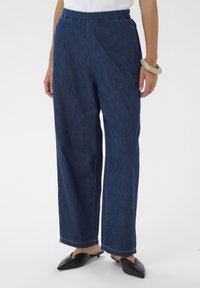 Свободные джинсы