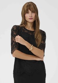 Кружевная блузка