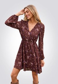 Короткое платье