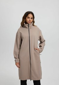 Спортивная куртка