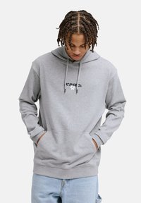 Спортивная кофта