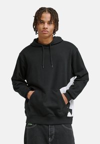 Спортивная кофта