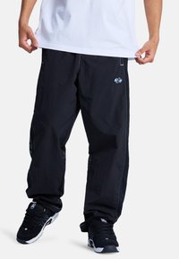 Спортивные штаны