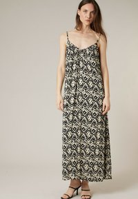 Длинное платье