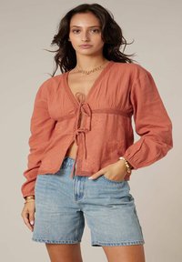 Блузка Блузка