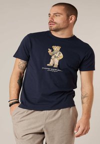 Футболка Футболка