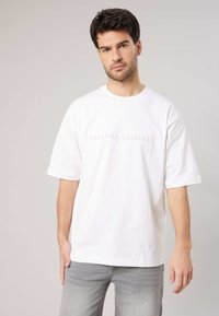 Футболка Футболка