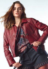 Кожаная куртка