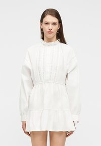 Короткое платье
