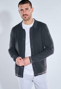 Вязаная кофта Вязаная кофта