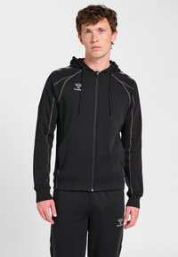 Спортивная кофта Спортивная кофта